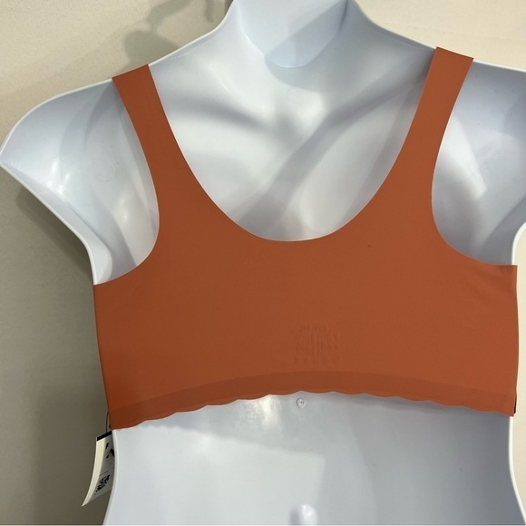 Button front super soft wireless bra - Picture 4 of 7